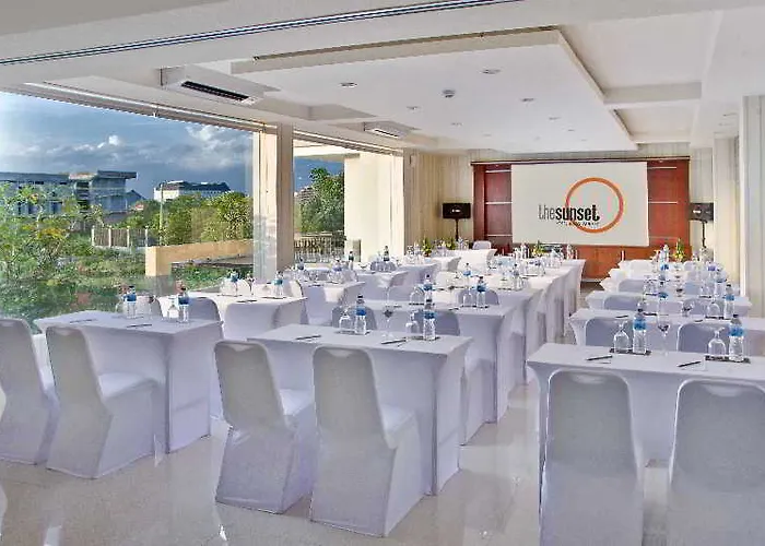 Sunset And Condotel 2*
